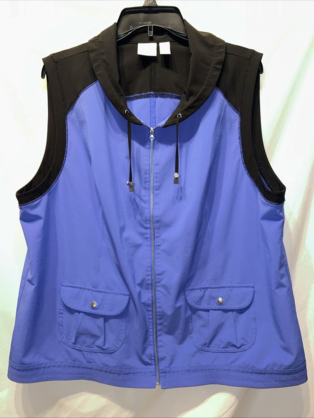 Weekends By Chicos Sz XL Vest Zip Pockets Golf Athleisure Lightweight Gorpcore